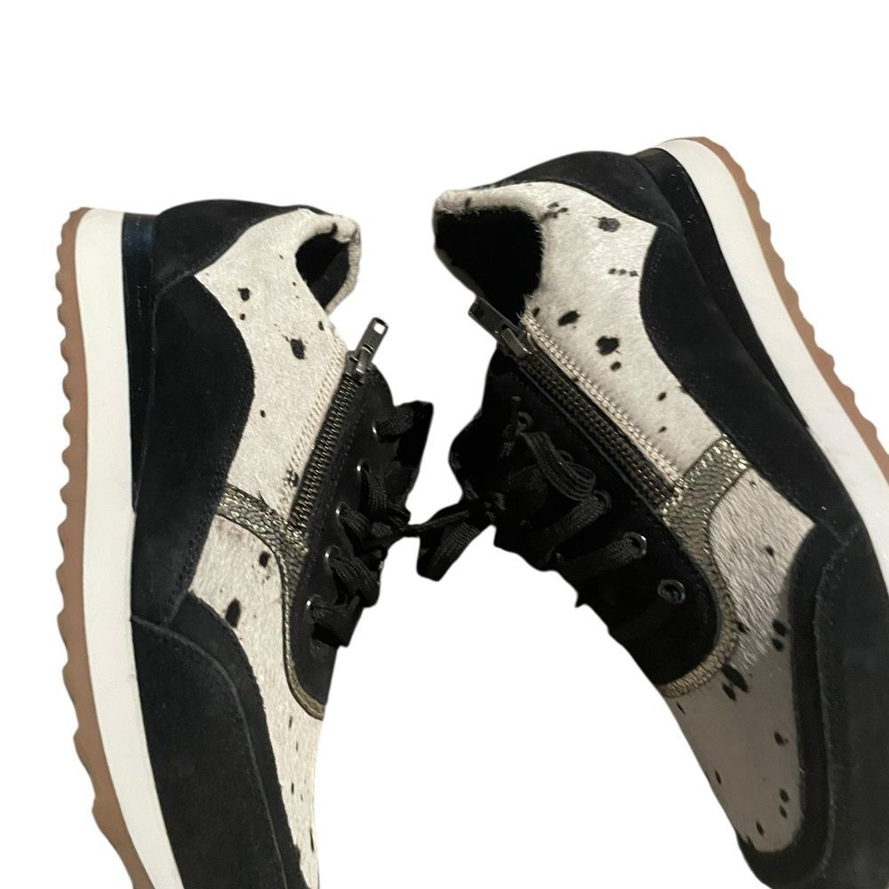Myra size 10 Stylish Black and White womens Sneakers like new